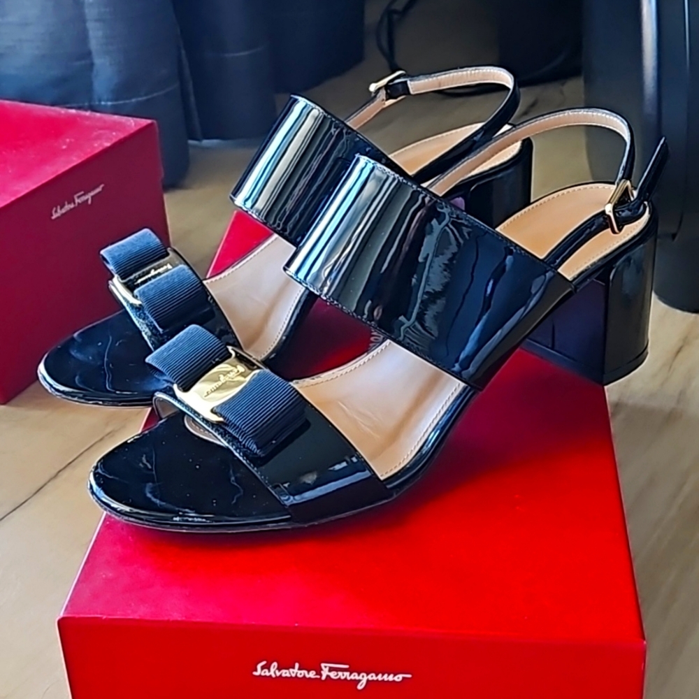 Salvatore Ferragamo Giulia Patent Black Heels size 8 B